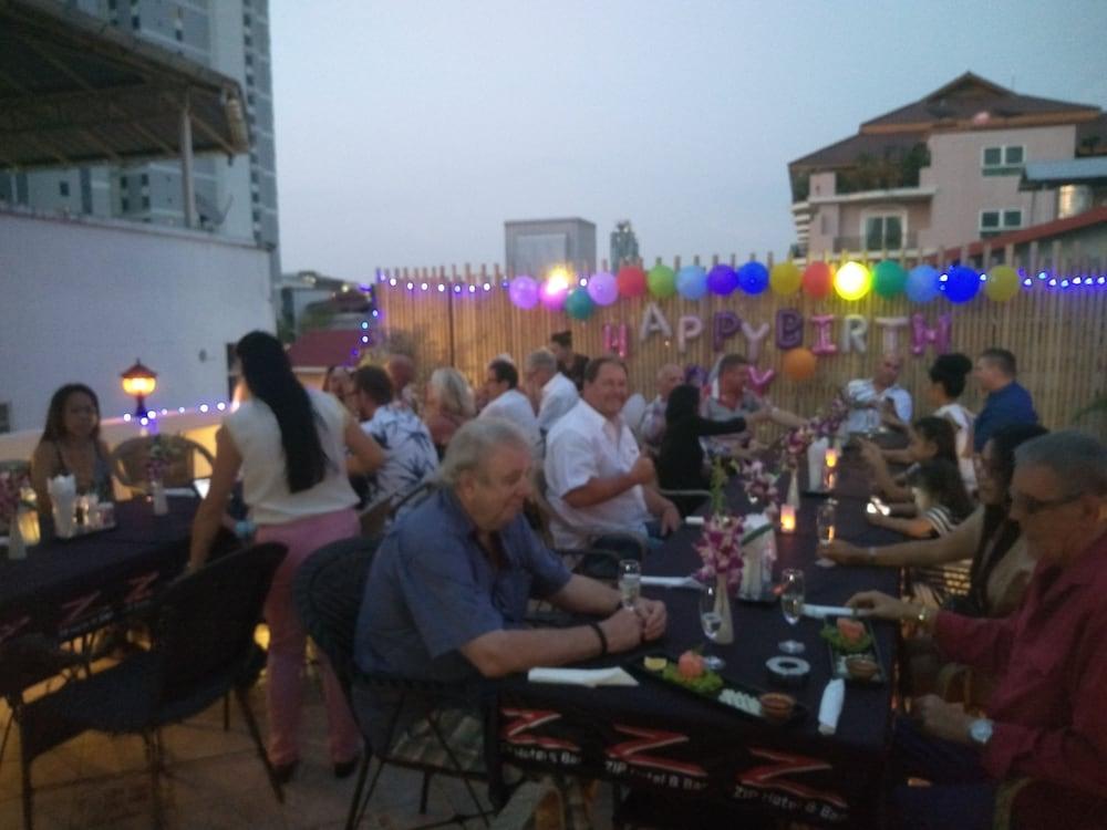 Zip Hotel & Restaurant Pattaya Exterior foto